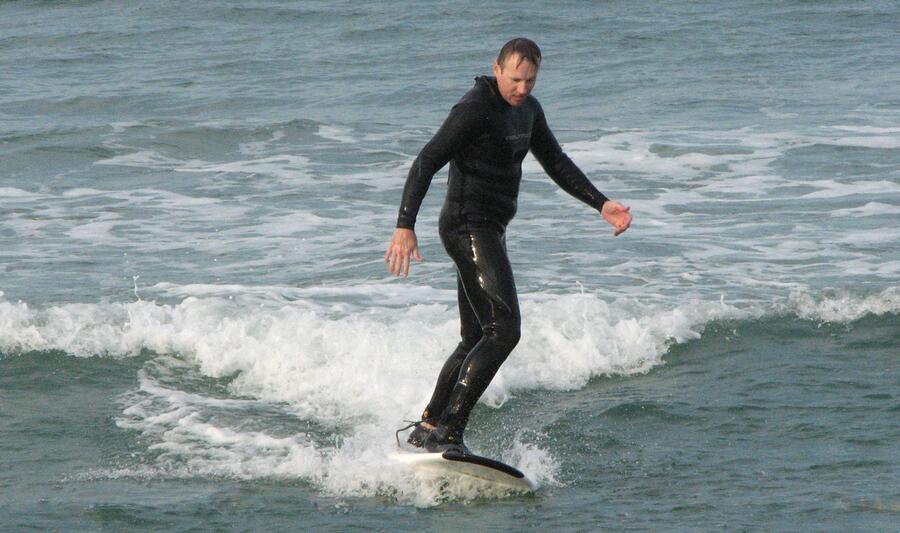 IMG_4558 Marcel surfing.jpg