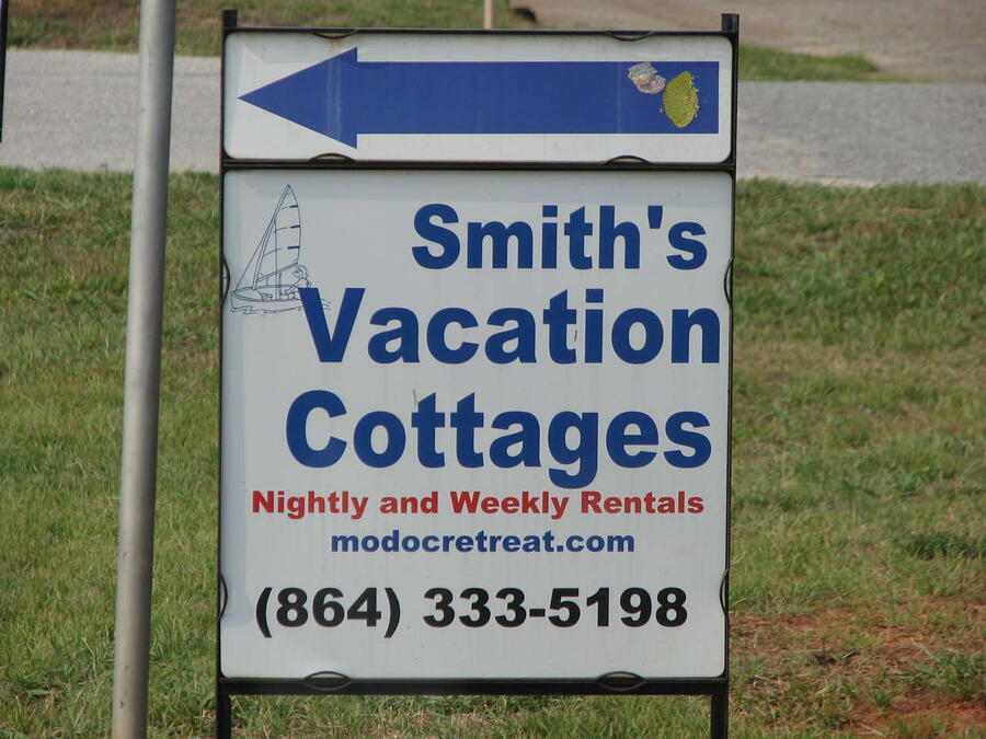 sign_Smith_VAcation_Cottages