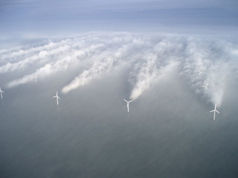 File:Wind farm downwind turbulence.jpg